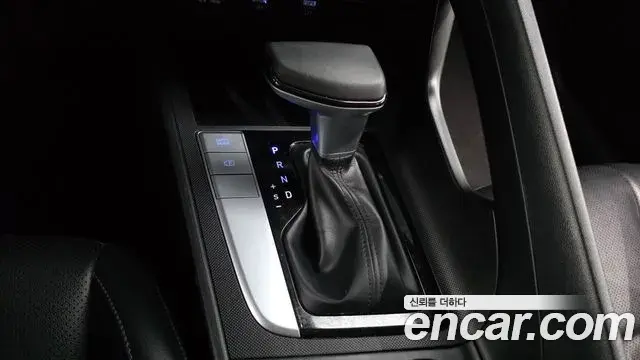 Hyundai The New Avante Hybrid 2021 — Photo 14/20