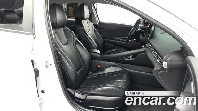Hyundai The New Avante Hybrid 2021 — Photo 20/20