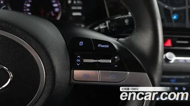 Hyundai The New Avante Hybrid 2021 — Photo 2/20