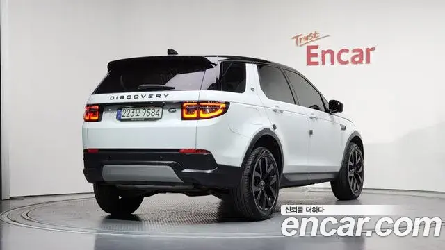 Land Rover Discovery Sport 2021 — Фото 2/20