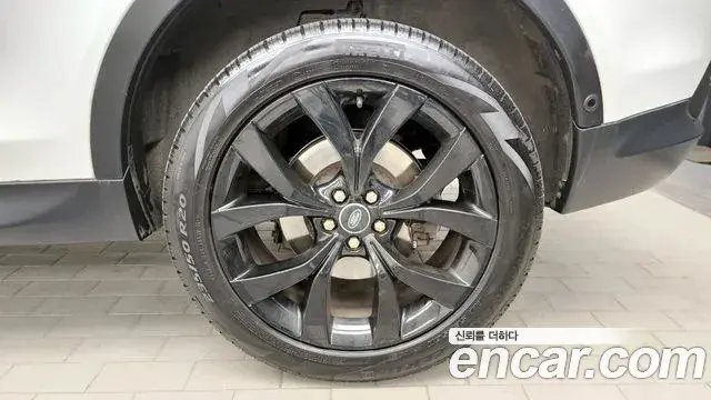 Land Rover Discovery Sport 2021 — Photo 26/36