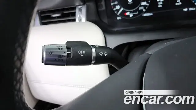 Land Rover Discovery Sport 2021 — Photo 16/36