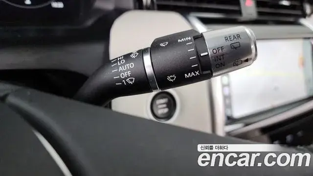 Land Rover Discovery Sport 2021 — Photo 8/36