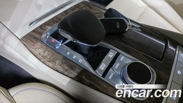 Kia The K9 2021 — Photo 9/20