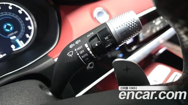 Genesis GV70 2021 — Photo 29/35