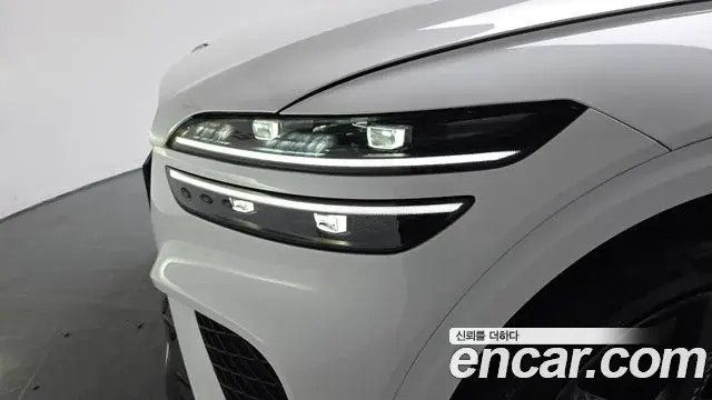Genesis GV70 2021 — Photo 12/35