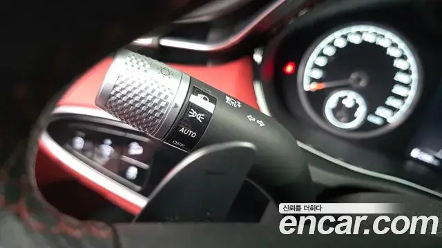Genesis GV70 2021 — Photo 20/35