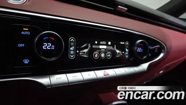 Genesis GV70 2021 — Photo 15/35