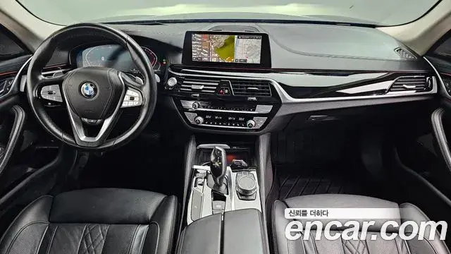 BMW 5 Series 2020 — Photo 8/33