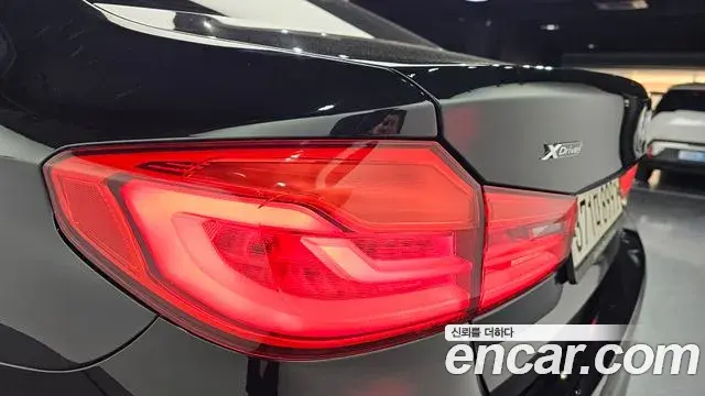 BMW 5 Series 2020 — Photo 16/33