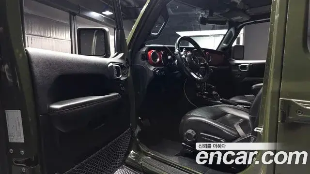 Jeep Wrangler 2020 — Photo 17/30