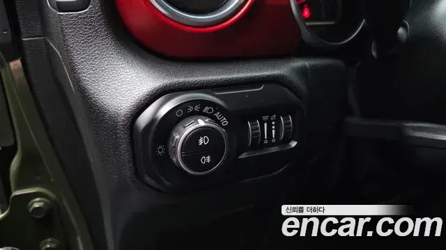 Jeep Wrangler 2020 — Photo 18/30