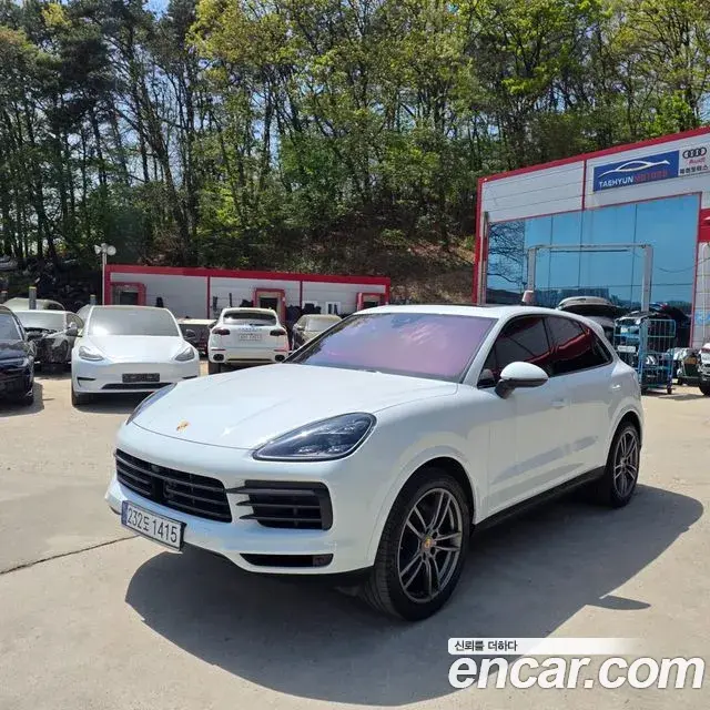 Porsche Cayenne 2023 — Photo 8/20