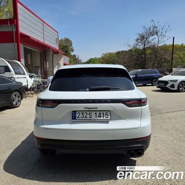 Porsche Cayenne 2023 — Photo 10/20
