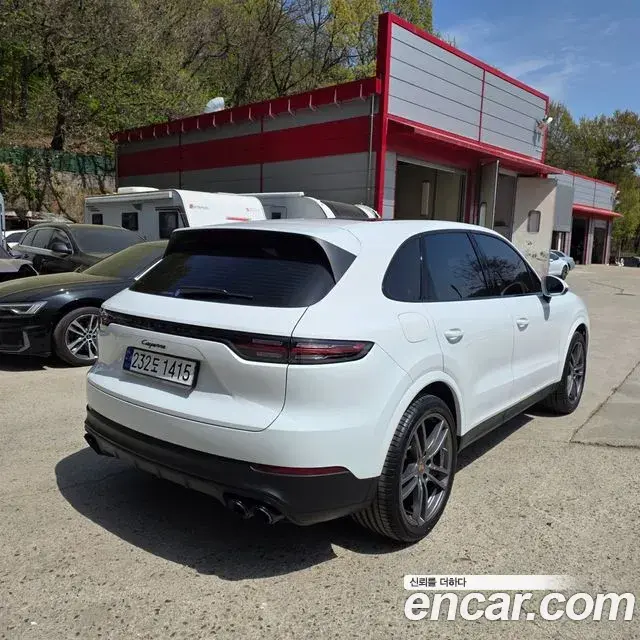 Porsche Cayenne 2023 — Photo 13/20