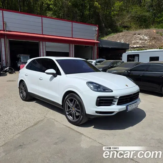 Porsche Cayenne 2023 — Photo 14/20