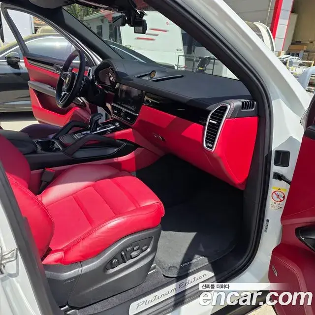 Porsche Cayenne 2023 — Photo 11/20