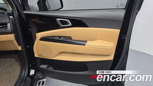 Kia Carnival 2021 — Şəkil 22/32
