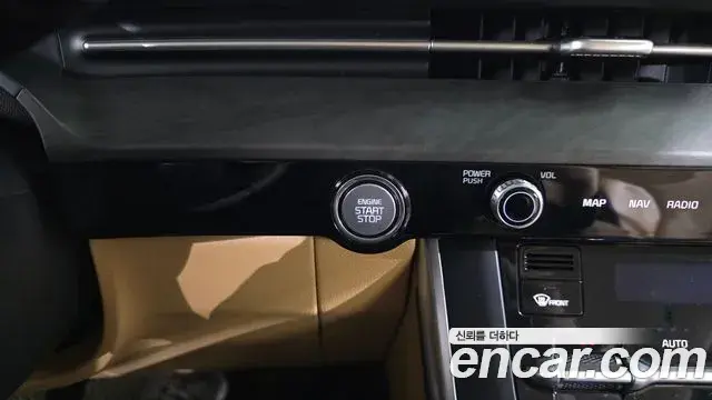 Kia Carnival 2021 — Şəkil 26/32