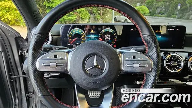 Mercedes-Benz A-Class 2021 — ფოტო 2/20