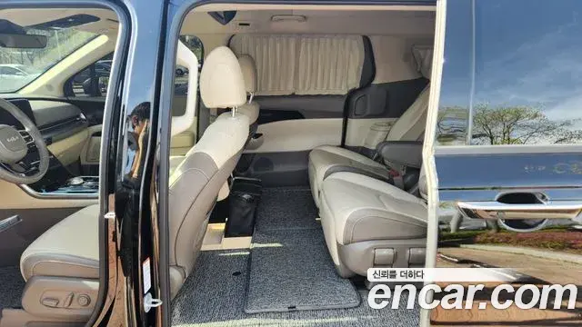 Kia Carnival 2022 — Photo 15/20