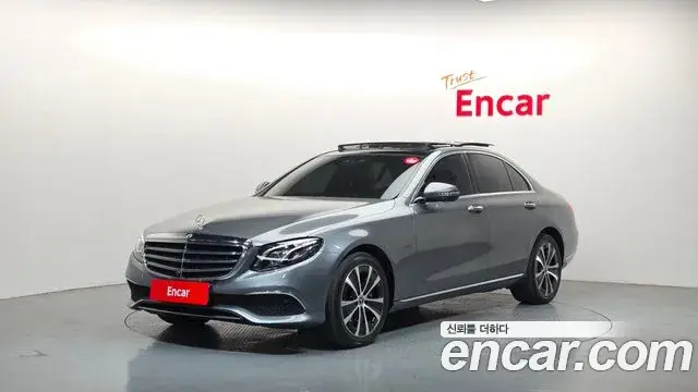 Mercedes-Benz E-Class 2019 — Фото 1/20