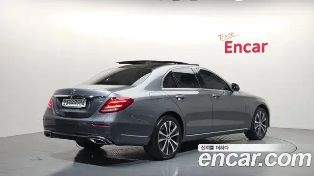 Mercedes-Benz E-Class 2019 — Фото 2/20