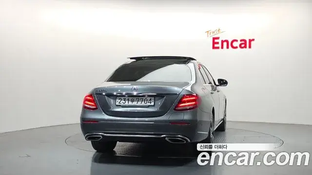 Mercedes-Benz E-Class 2019 — Фото 4/20