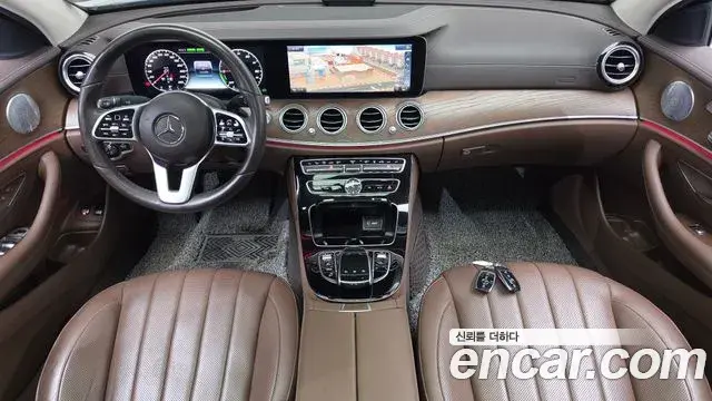 Mercedes-Benz E-Class 2019 — Фото 7/20