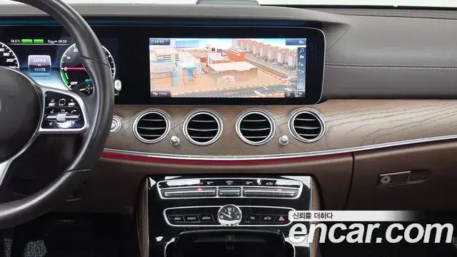 Mercedes-Benz E-Class 2019 — Фото 19/20