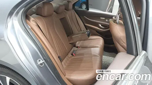 Mercedes-Benz E-Class 2019 — Şəkil 15/33