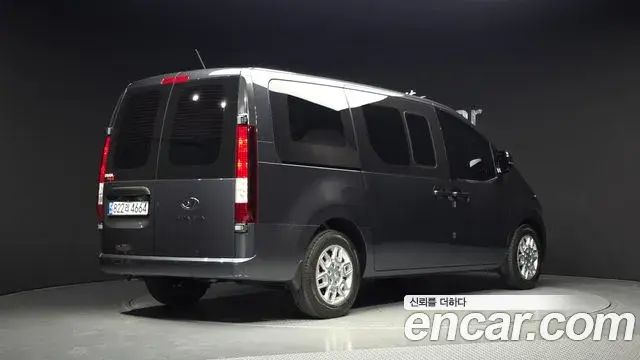Hyundai Staria 2022 — Фото 2/20
