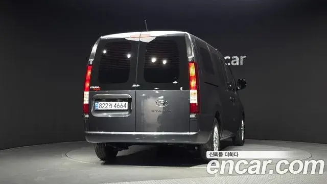 Hyundai Staria 2022 — Фото 4/20