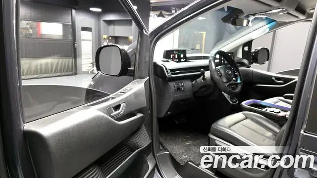 Hyundai Staria 2022 — Фото 10/20
