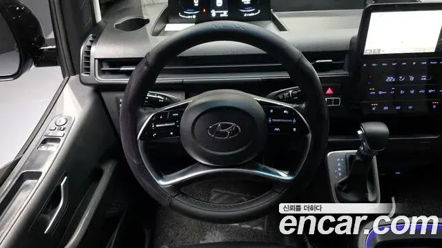 Hyundai Staria 2022 — Фото 13/20