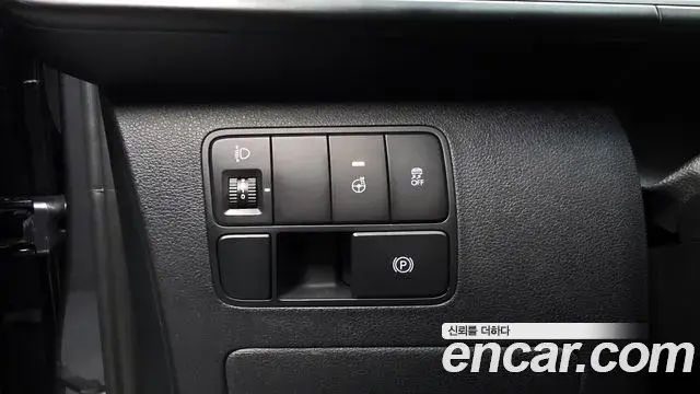 Hyundai Staria 2022 — Фото 18/20