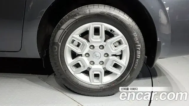 Hyundai Staria 2022 — ფოტო 4/32