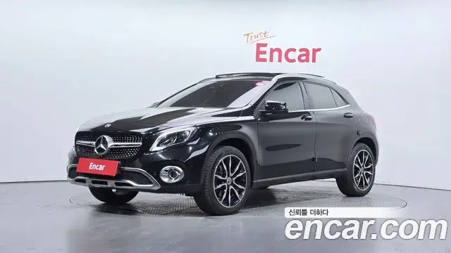 Mercedes-Benz GLA-Class 2018 — Şəkil 17/30
