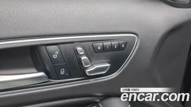 Mercedes-Benz GLA-Class 2018 — Şəkil 4/30