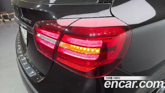 Mercedes-Benz GLA-Class 2018 — Şəkil 15/30