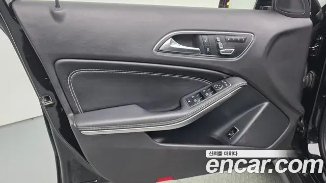 Mercedes-Benz GLA-Class 2018 — Şəkil 5/30