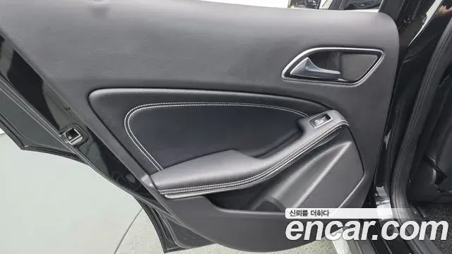 Mercedes-Benz GLA-Class 2018 — Şəkil 2/30