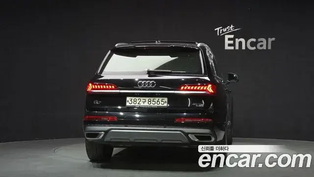Audi Q7 2022 — Фото 4/20