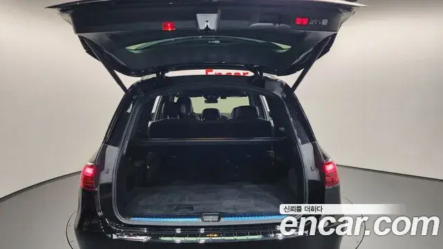 Mercedes-Benz GLS-Class 2025 — Photo 8/20