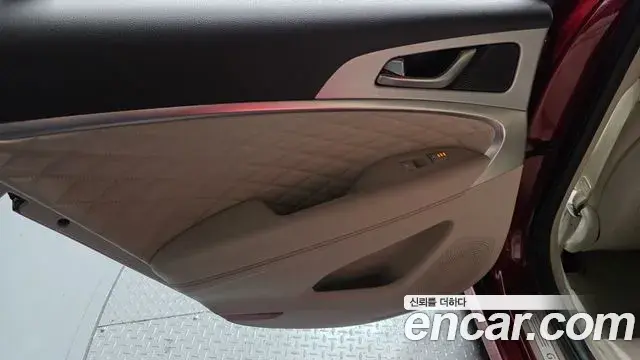Genesis G70 2019 — ფოტო 33/35
