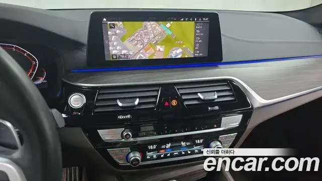 BMW 5 Series 2019 — Фото 14/20