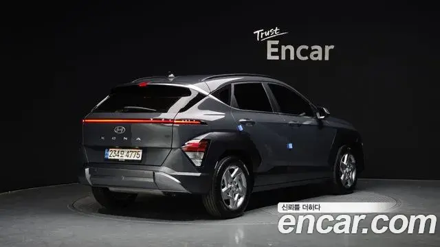 Hyundai Kona 2023 — Фото 2/20