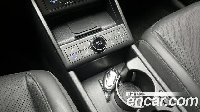 Hyundai Kona 2023 — Фото 19/20