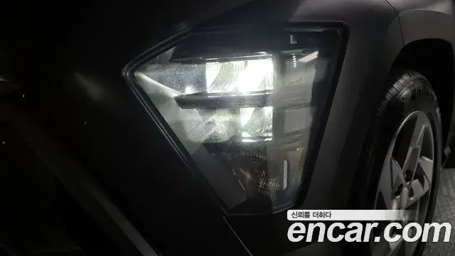 Hyundai Kona Hybrid 2023 — Şəkil 18/33