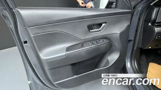 Hyundai Kona Hybrid 2023 — Şəkil 33/33